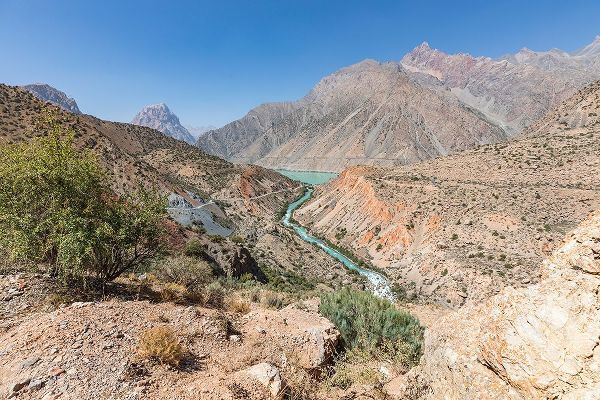 Wilson, Emily M. 아티스트의 Iskanderkul-Sughd Province-Tajikistan The Yaghnob River and Iskanderkul Lake작품입니다.